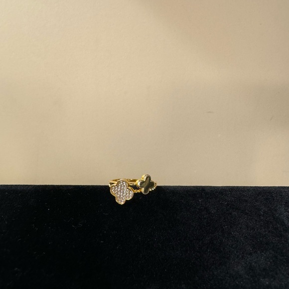 Gold Four Leaf Clover Ring - Picture 2 of 5